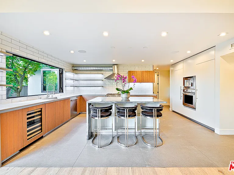 9038 Meredith Pl — Photo 14