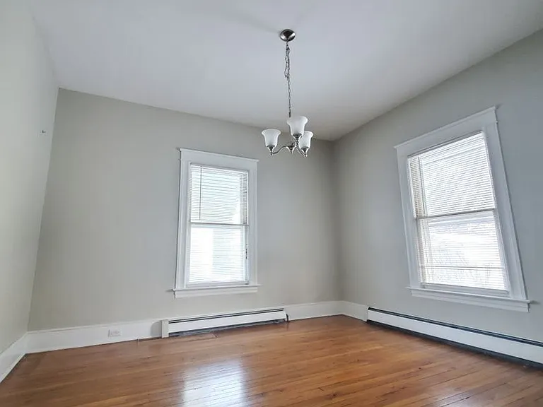 217 W 14th St — Photo 13