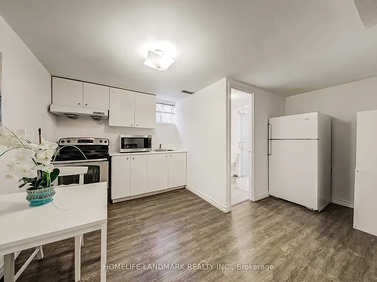 2 Crayford Dr #LOWER — Photo 3
