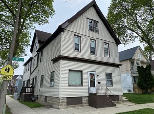 2900 S 11th St, Milwaukee, WI 53215