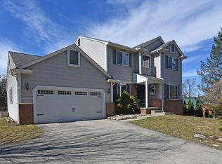 8105 W Circle Dr, Clarkston, MI