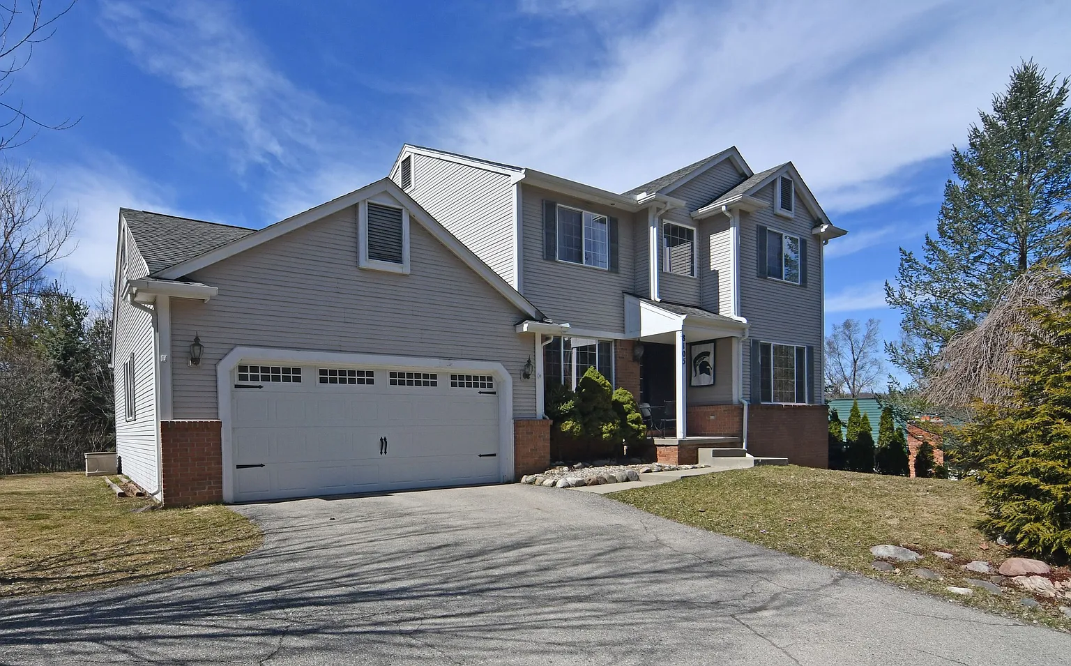 8105 W Circle Dr photo 1