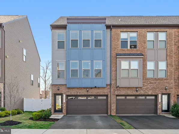 45387 Daveno Sq, Sterling, VA 20164