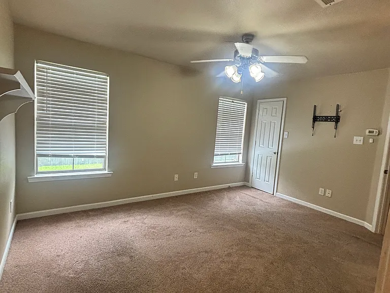 26379 Millstone Dr — Photo 10
