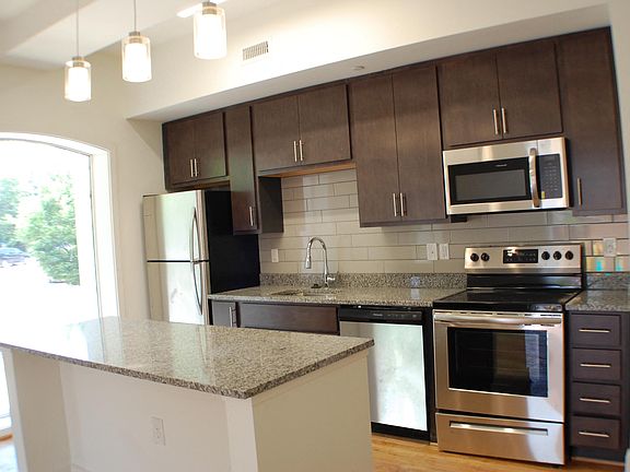 3rd image of 1 E Cary St #2728284