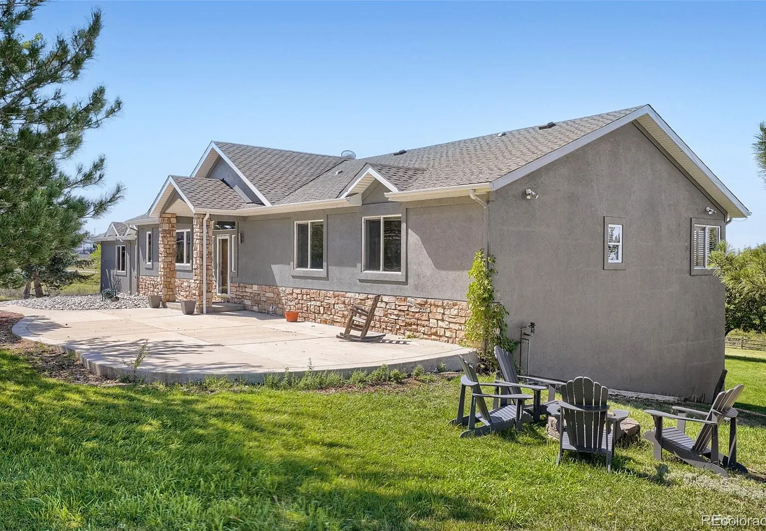 4 bed, 4.0 bath, 3787 sqft, $6,500 — Photo 2