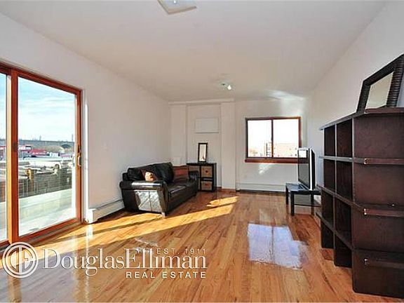 2nd image of 2160 33rd St APT 5A