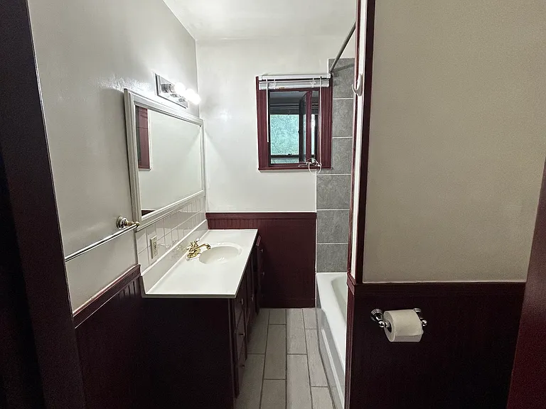 2nd floor - bathroom