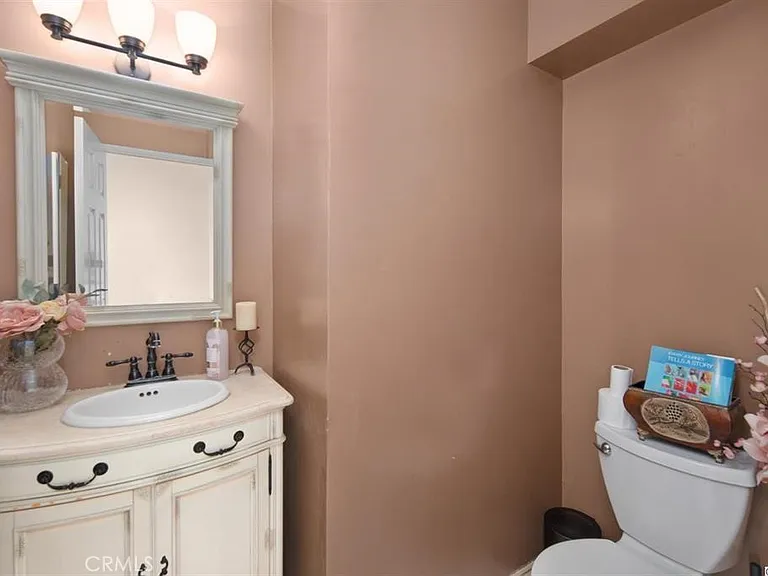 1247 E Wilson Ave #9 — Photo 6