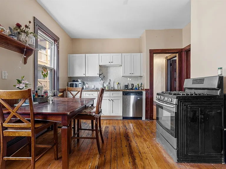 9 Spalding St #1 — Photo 3