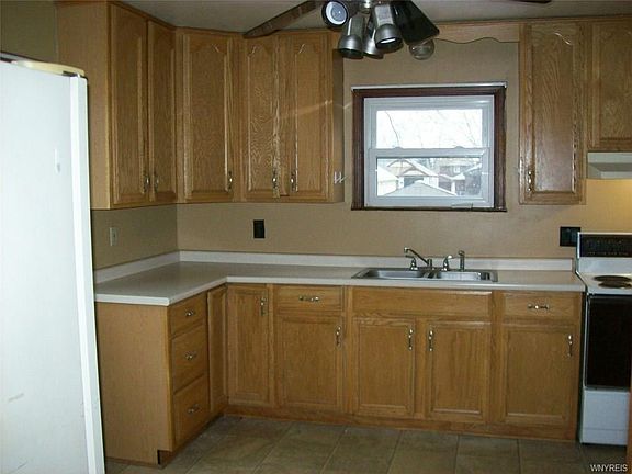 4th image of 1054 91st St