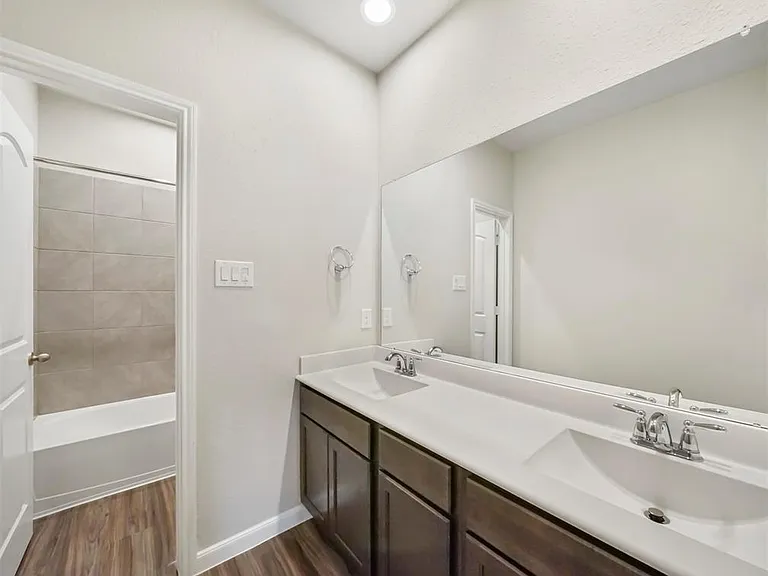 27943 Parkside Creek Dr — Photo 16