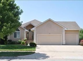 260 S Lakeside Dr, Andover, KS 67002