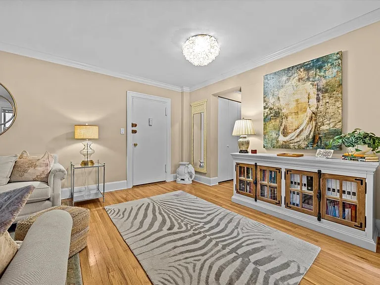 629 Kappock St #4G — Photo 6