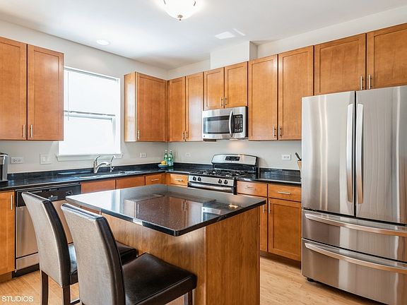 5th image of 1221 Willow Ave