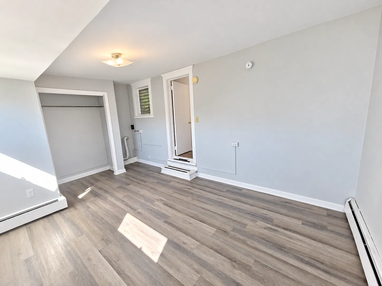 1 bed, $1,000 — Photo 4
