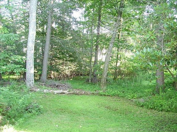5th image of 68 Yaun Ave
