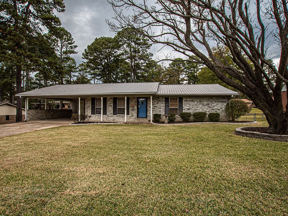 1st image of 922 Brookwood Dr