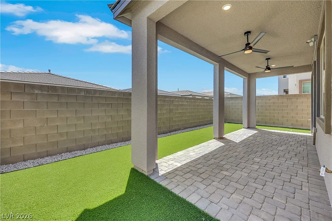 5 bed, 3.0 bath, 2466 sqft, $3,300 — Photo 2