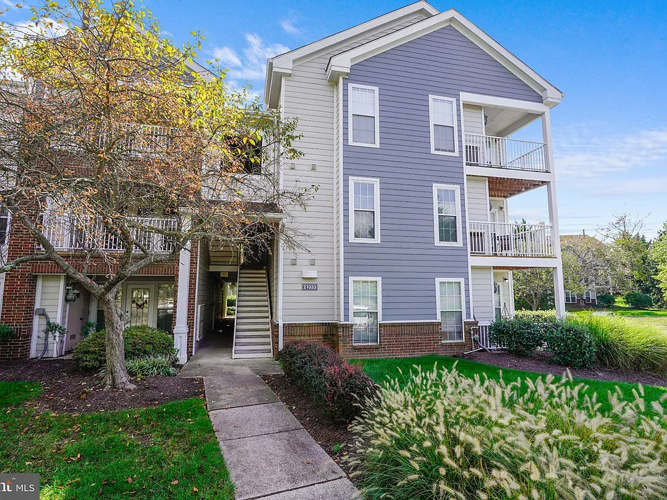 21033 Timber Ridge Ter #104
