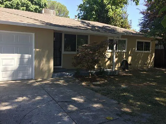 7651 Prince St photo 1
