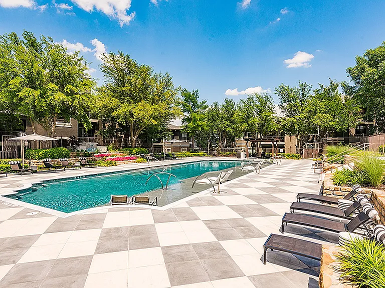 Walnut Hill Las Colinas — Photo 12