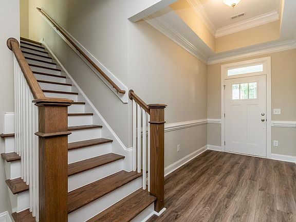 003 Foyer Compressed