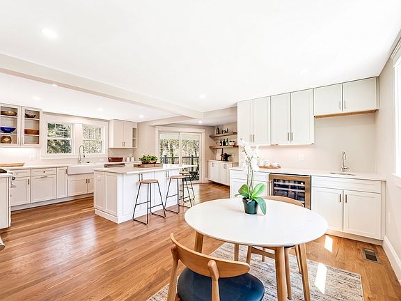 5th image of 6 Ivy Cir