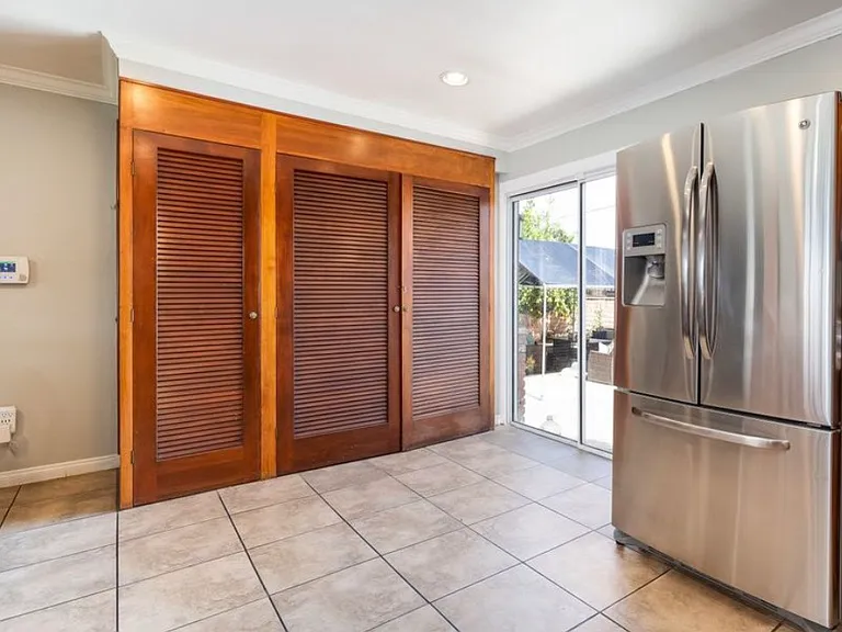 2416 S San Antonio Ave — Photo 11