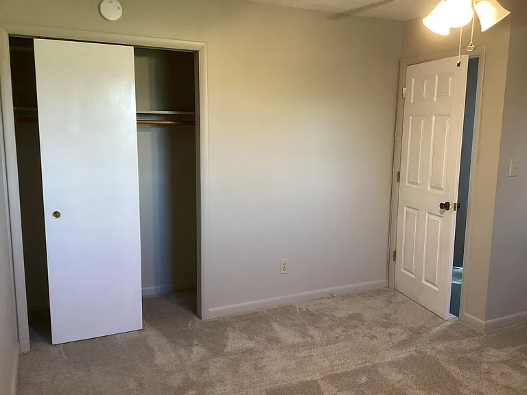 Back bedroom with closet