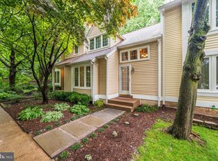 10013 Beacon Pond Ln, Burke, VA 22015