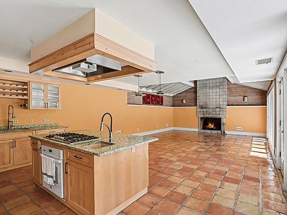 4th image of 3583 Cooper Rd