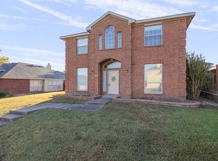 2416 Redfield Dr, Mesquite, TX 75181