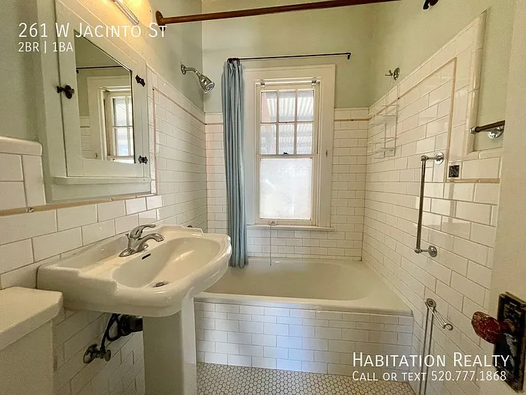 261 W Jacinto St — Photo 12