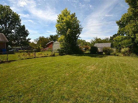 2nd image of 1877 Charlbury Ct