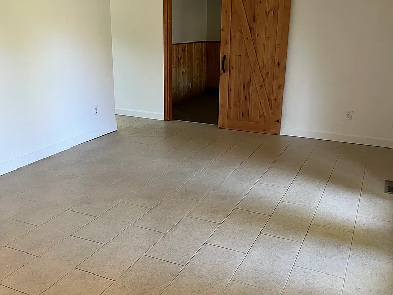 506 Hainsworth St — Photo 2