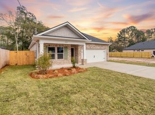 1915 Redwood Ave, Niceville, FL 32578