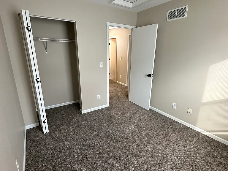10 Delta St — Photo 10