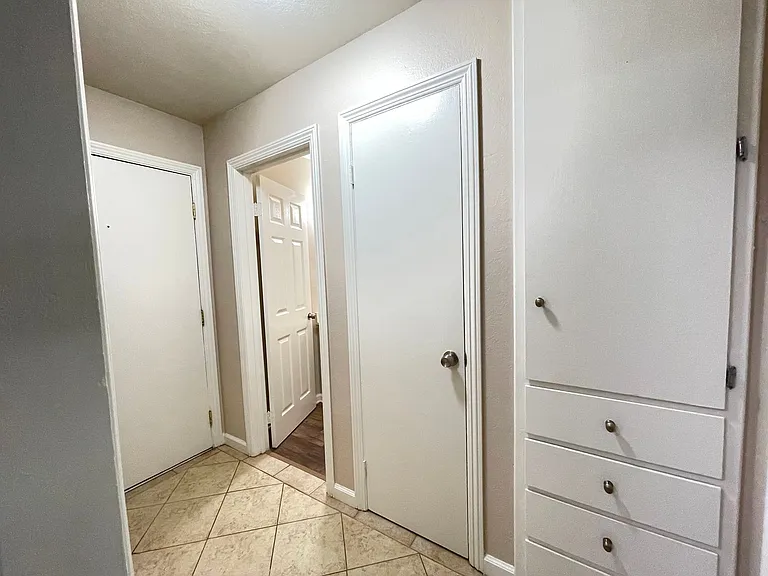 1711 N Street, Sacramento — Photo 17