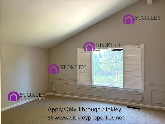 637 Tarrytown Ct — Photo 11