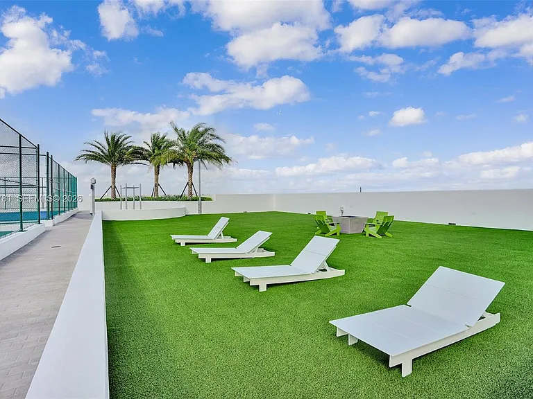 16385 Biscayne Blvd #1919 — Photo 59