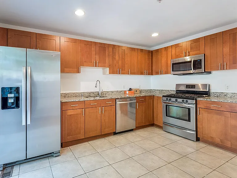 1317 Belmont St NW — Photo 12