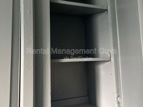 4th image of 2110 Fremont Ave N #2