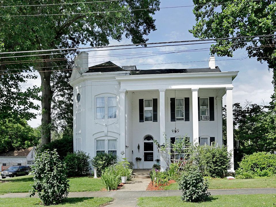 1st image of 200 College St