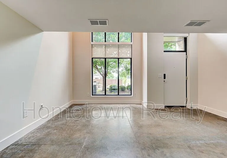 301 NE 4th St #2 — Photo 21
