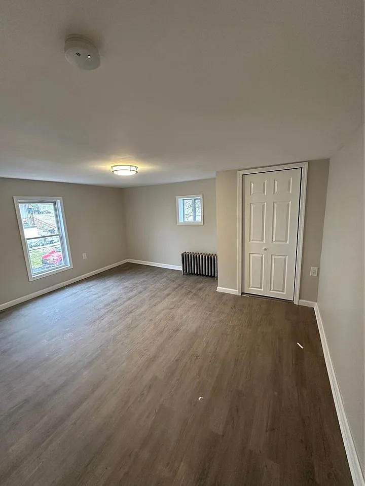3 bed, 1.5 bath, 1400 sqft, $1,350 — Photo 3