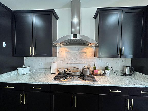 2nd image of 42505 Benfold Sq