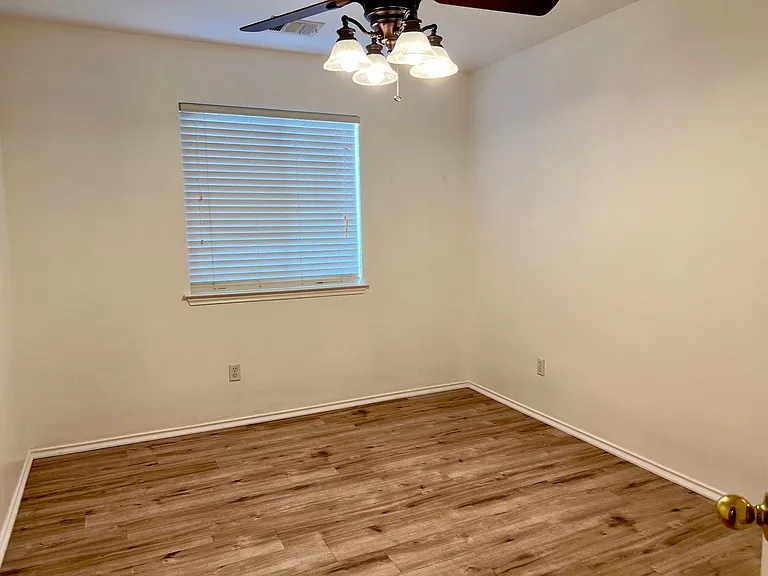 10605 Royal Tara Cv — Photo 11