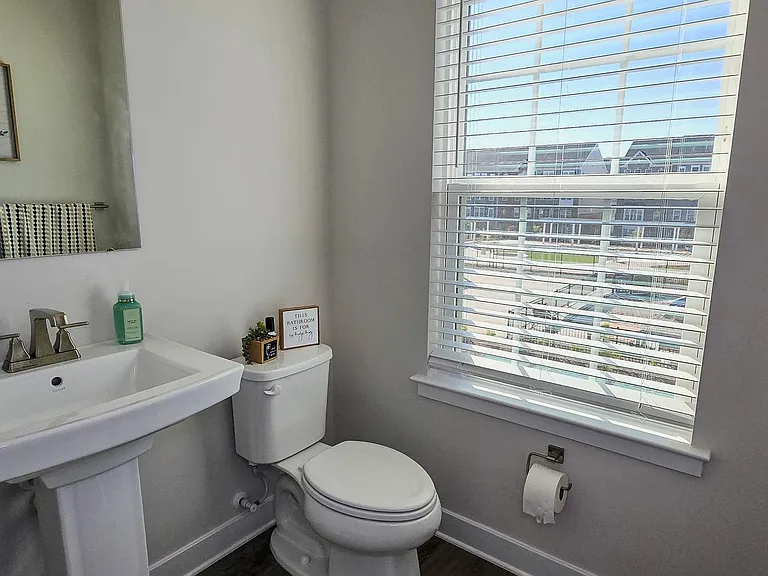 5426 Greenpoint Ln — Photo 7