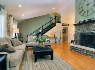 2 Windlake Ter, Riverwoods, IL